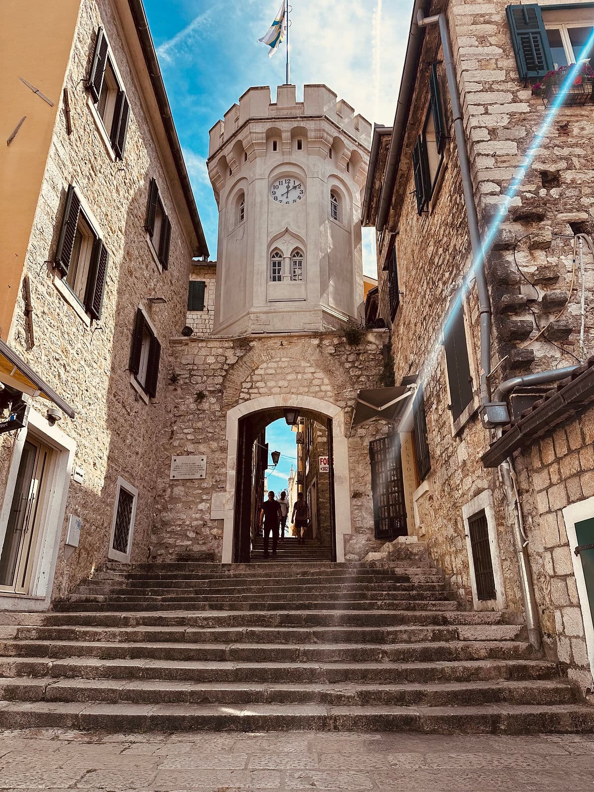 Anestventure saat kulesi old town herceg novi