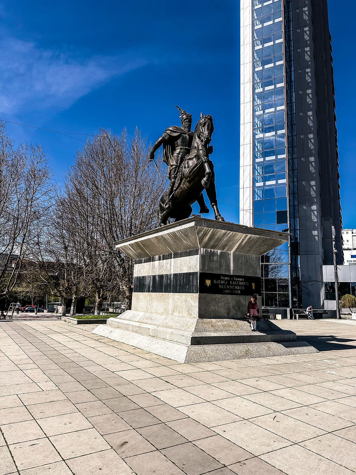 priştine iskenderbey meydanı