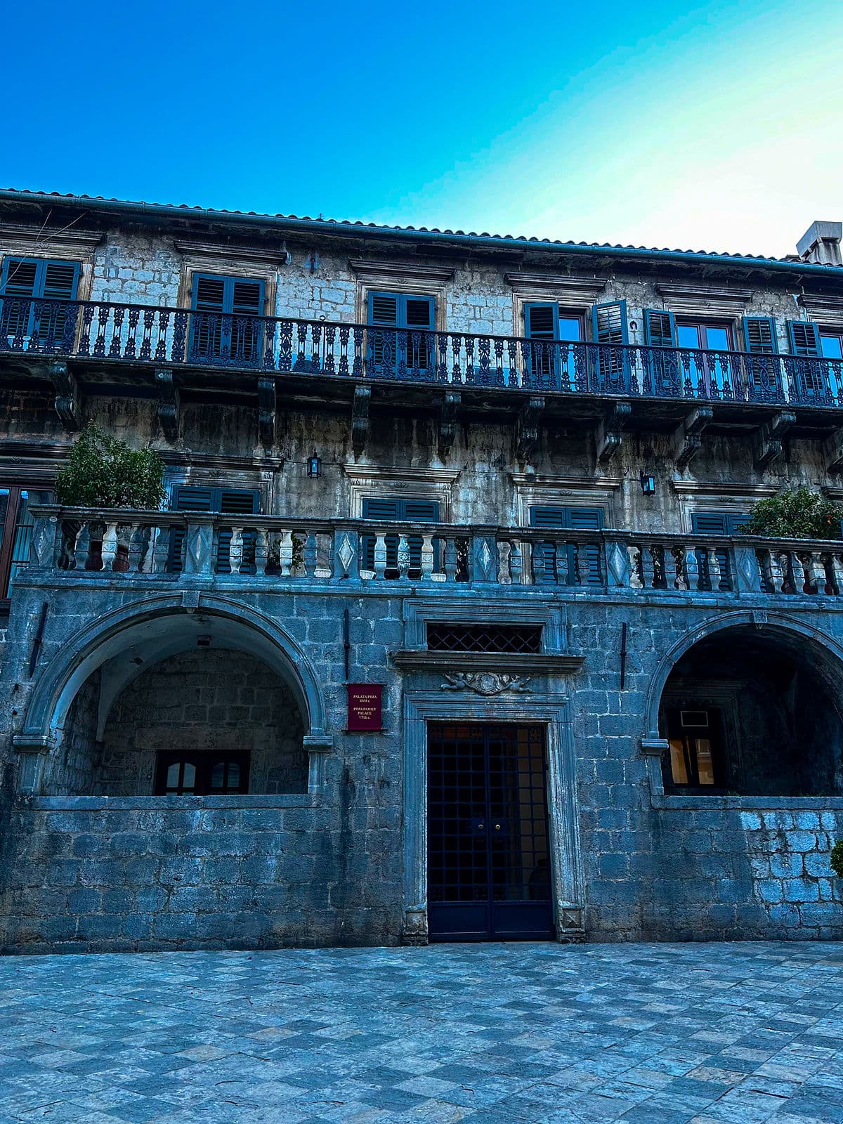 kotor old town Anestventure
