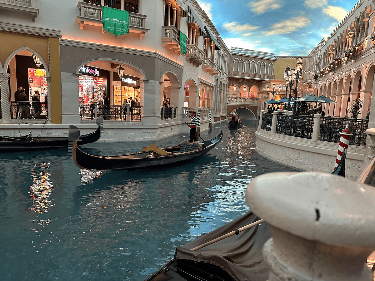 The Venetian anestventure